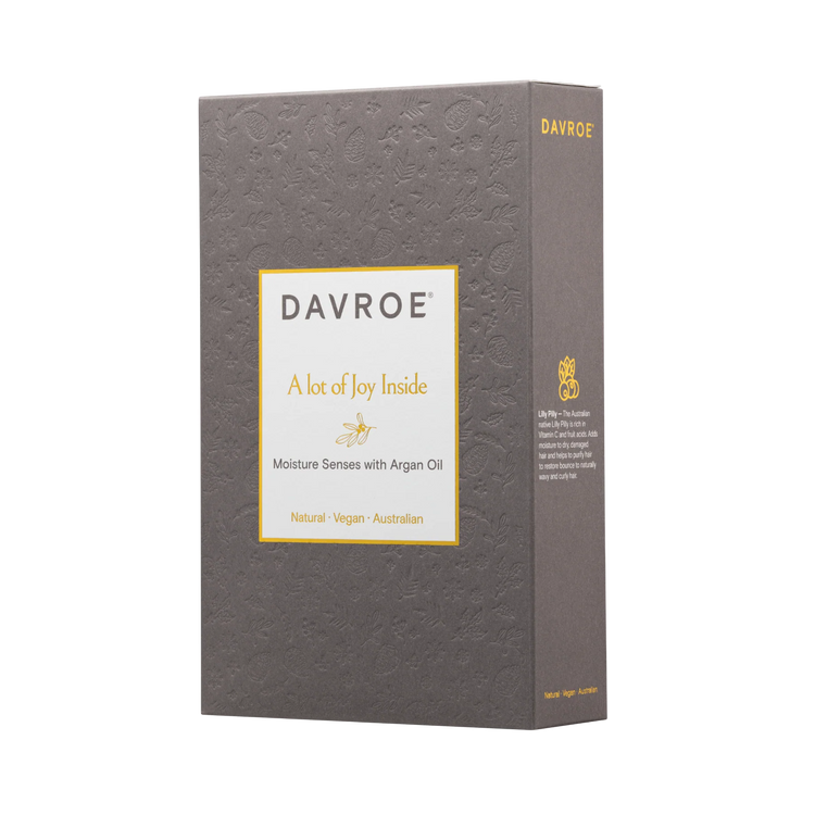 Coffret de Noël Davroe Moisture Senses trio, vue de trois quarts